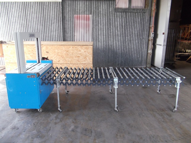 Strapping Machine with Conveyor